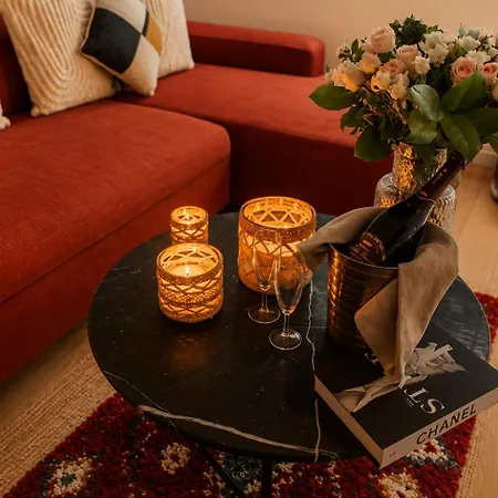 Lavie Maison | Parisian Living, Eiffel Tower شقة باريس